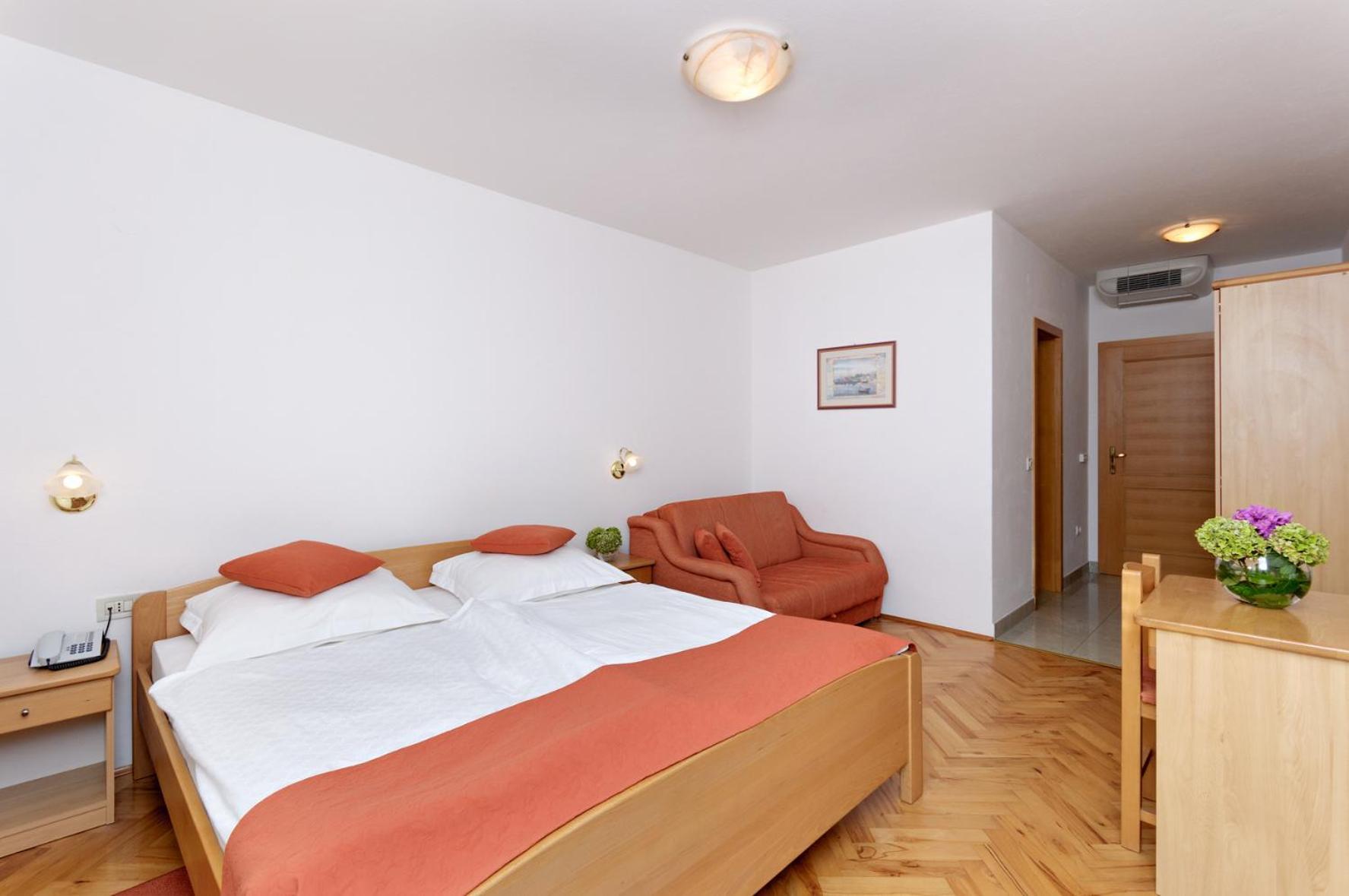 Hotel Epario Lopar Bagian luar foto