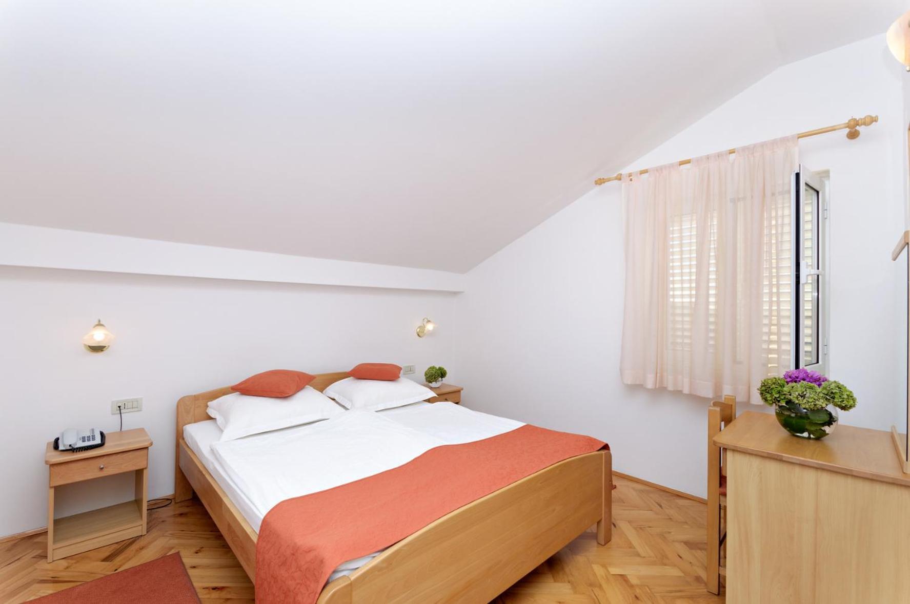 Hotel Epario Lopar Bagian luar foto